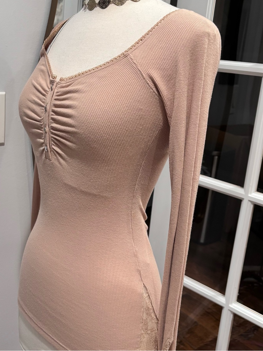 Vintage Y2K Guess Lace Trim Ribbed Ruched Long Sleeve Henley Top